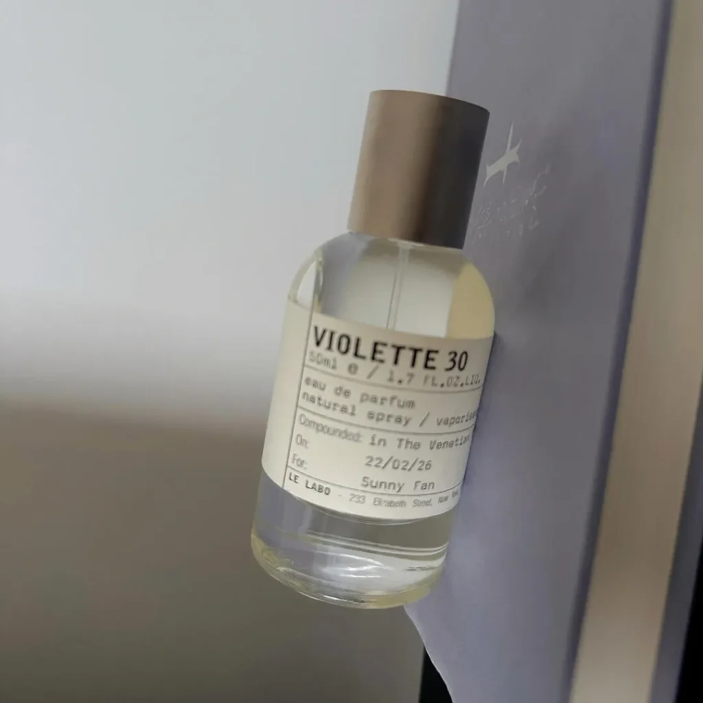 Le Labo(ルラボ) Violette 30(ヴァイオレット30)の40代おじさん画像2
