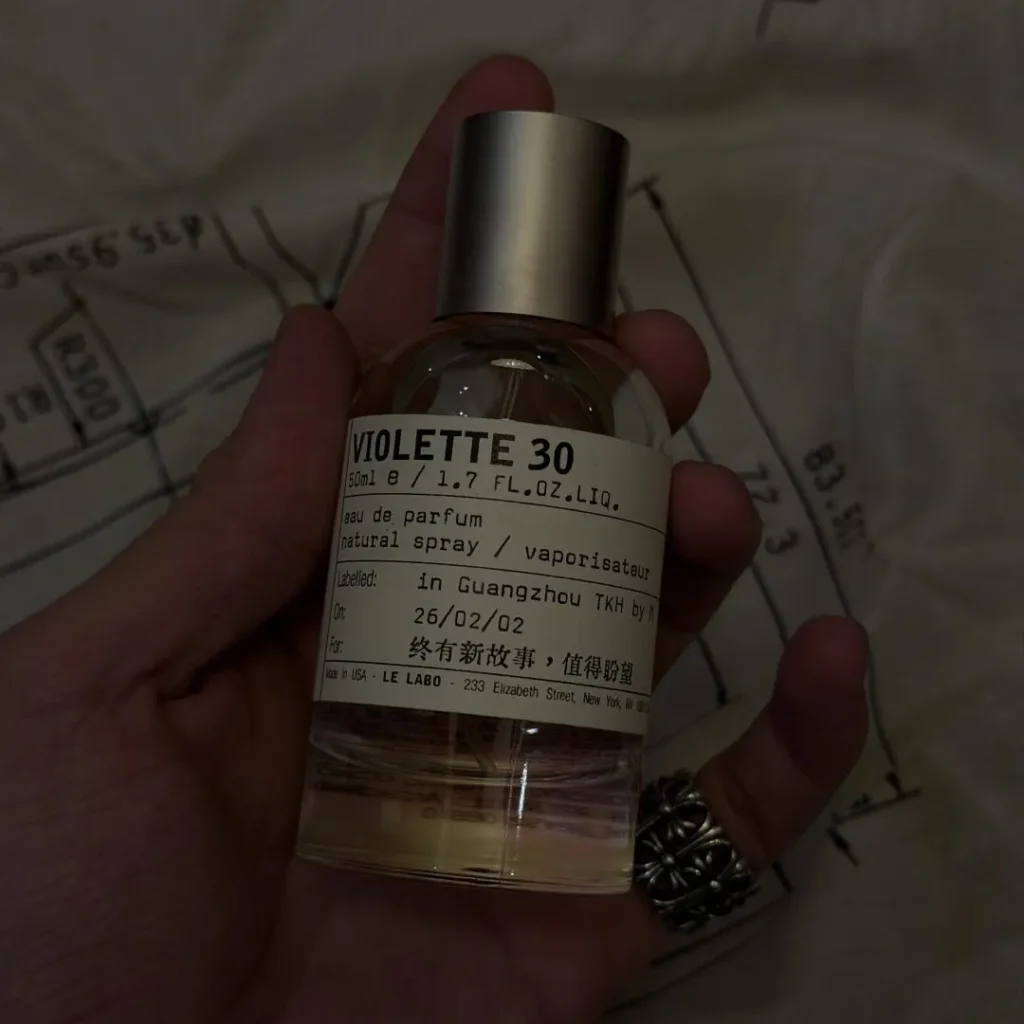 Le Labo(ルラボ) Violette 30(ヴァイオレット30)の40代おじさん画像5