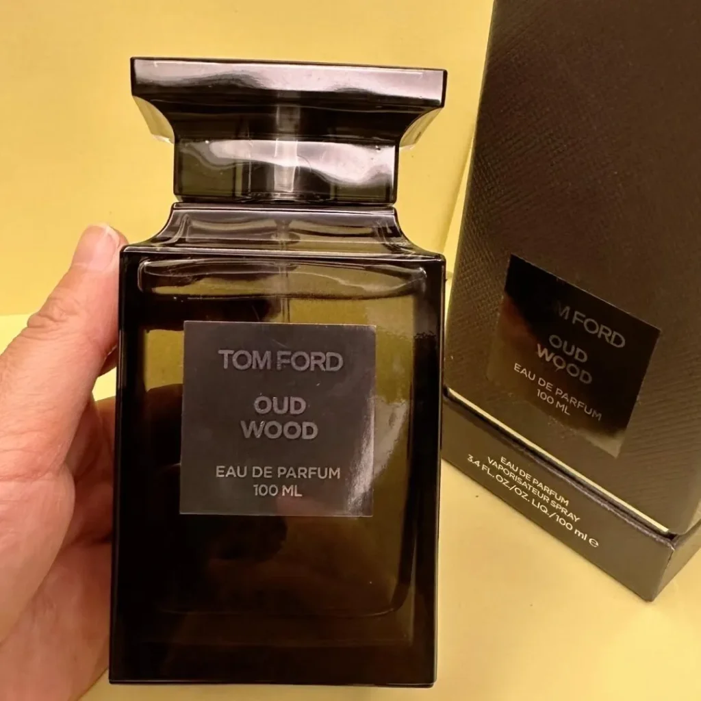 Tom Ford(トムフォード) Oud Wood(ウードウッド)の40代おじさん画像5