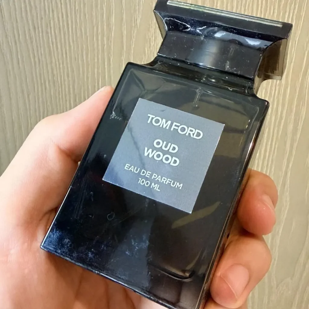 Tom Ford(トムフォード) Oud Wood(ウードウッド)の偽物画像2
