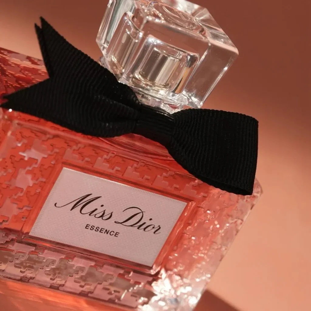 Dior(ディオール) MISS DIOR(ミスディオール)のおばさん？画像2