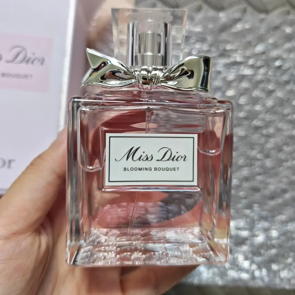 Dior(ディオール) MISS DIOR(ミスディオール)の似てる香りは？画像1