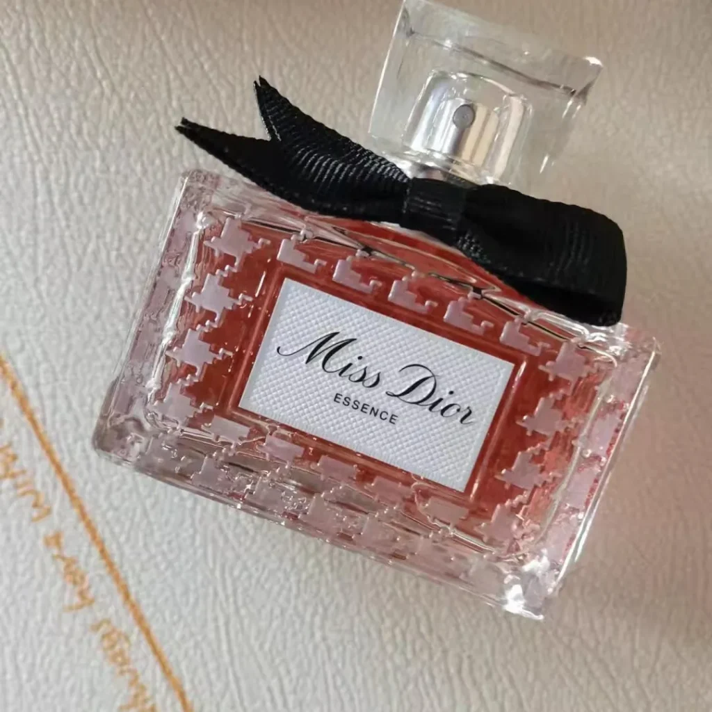 Dior(ディオール) MISS DIOR(ミスディオール)の似てる香りは？画像10