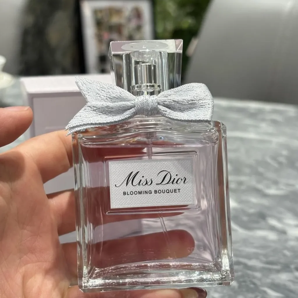 Dior(ディオール) MISS DIOR(ミスディオール)の偽物？画像4