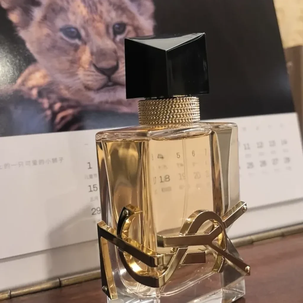 YVES SAINT LAURENT(イヴサンローラン) LIBRE(リブレ)のどんな匂い？画像4