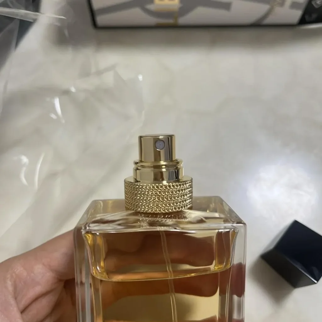 YVES SAINT LAURENT(イヴサンローラン) LIBRE(リブレ)の臭い？画像10