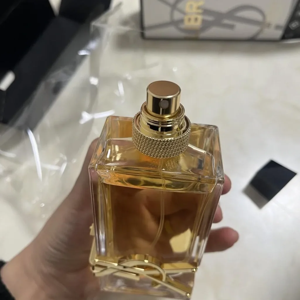 YVES SAINT LAURENT(イヴサンローラン) LIBRE(リブレ)の臭い？画像4