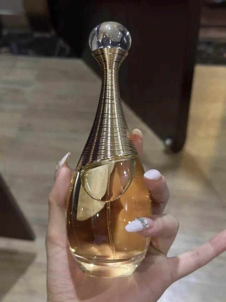 Dior(ディオール) J'ADORE(ジャドール)の偽物？画像1