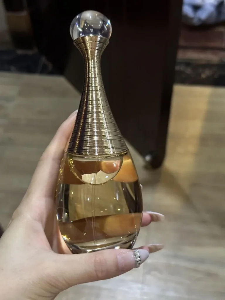 Dior(ディオール) J'ADORE(ジャドール)の匂いは？画像2