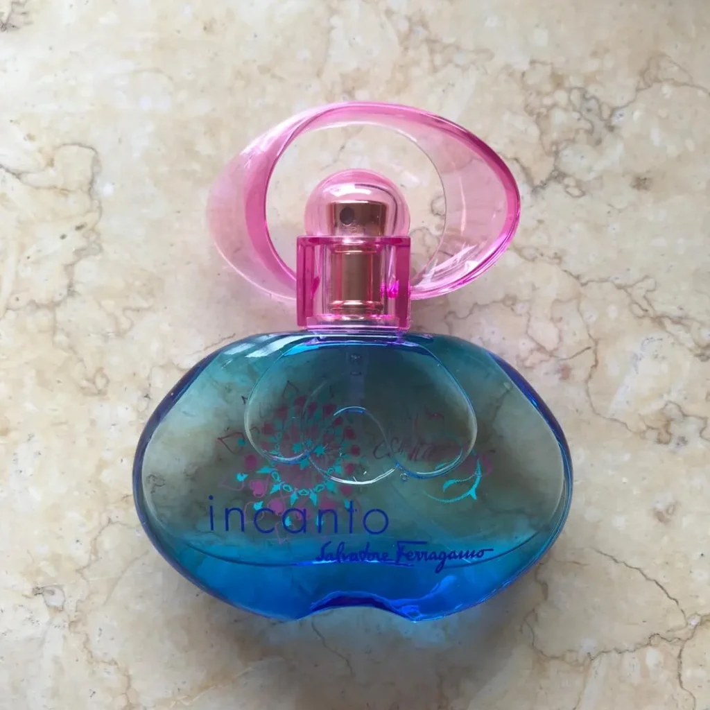 FERRAGAMO(フェラガモ) INCANTO CHARMS(インカントチャーム)の似てる香水は？画像1