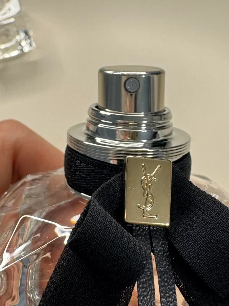 YVES SAINT LAURENT(イヴサンローラン) MON PARIS(モンパリ)の偽物？画像1
