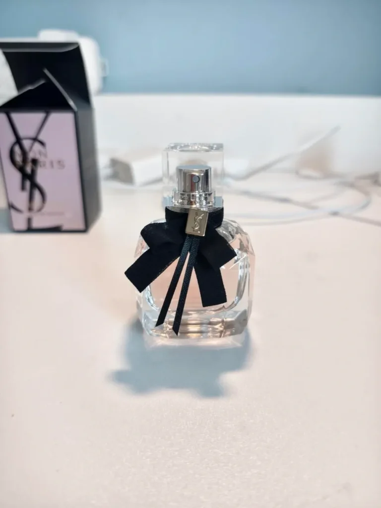 YVES SAINT LAURENT(イヴサンローラン) MON PARIS(モンパリ)の匂いは？画像1