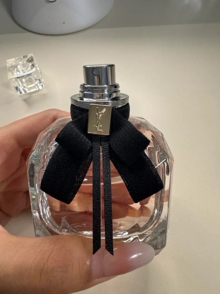 YVES SAINT LAURENT(イヴサンローラン) MON PARIS(モンパリ)の臭い？画像1